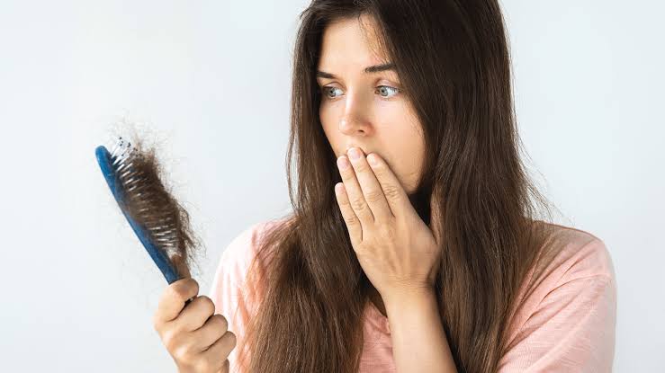 Hair Fall or Hair Breakage? How to Tell the Difference